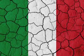 bandiera italia sgretolata